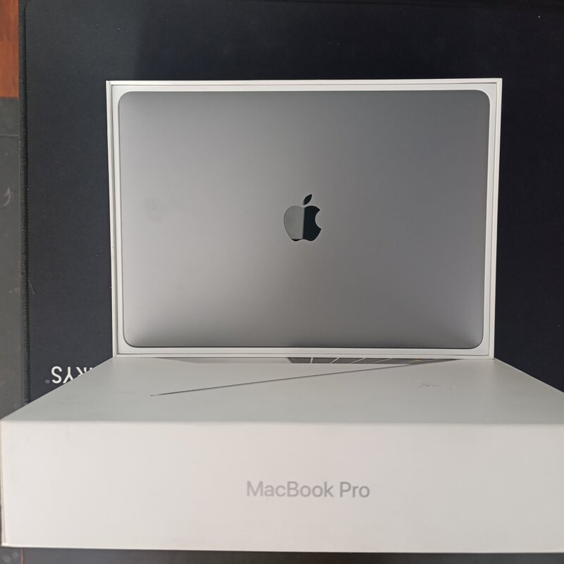 Macbook Pro 2020, 100% Baterie