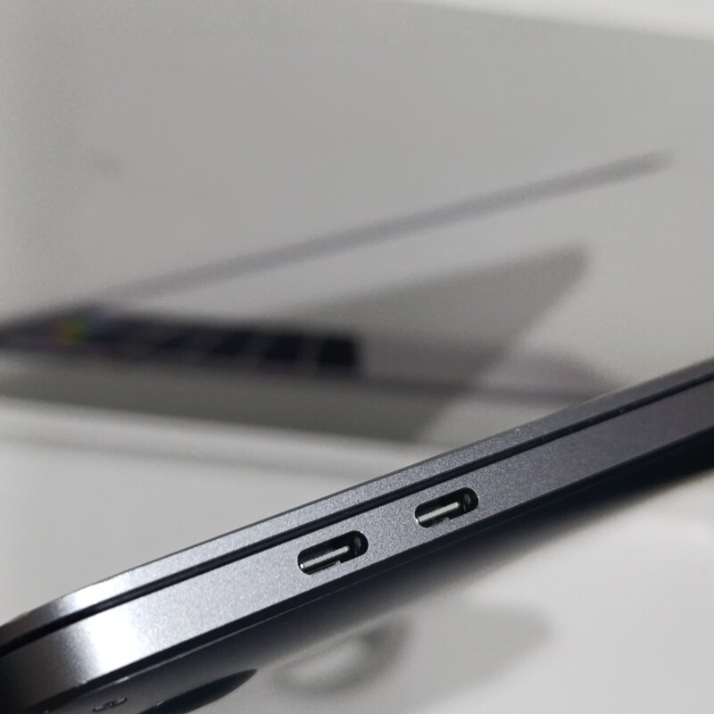 Macbook Pro 2020, 100% Baterie