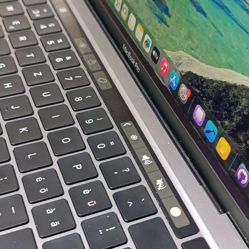 Macbook Pro 2020, 100% Baterie