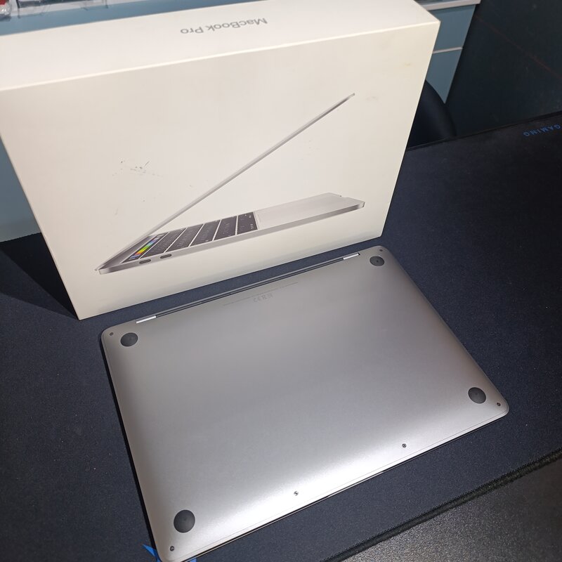 Macbook Pro 2020, 100% Baterie