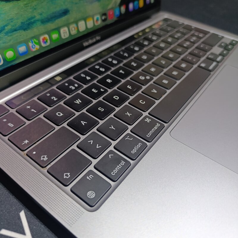 Macbook Pro 2020, 100% Baterie